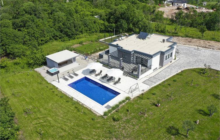 Ferienhaus für 12 Personen, mit Terrasse an der Makarska Riviera