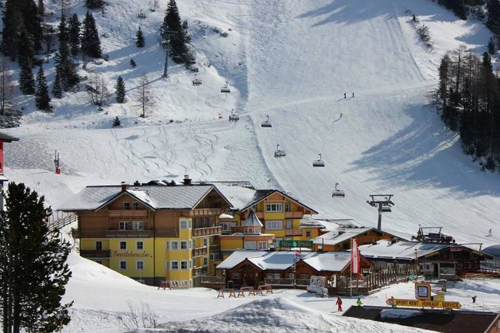 Hotel für 8 Personen, mit Sauna und Ausblick sowie Garten, mit Haustier in Obertauern