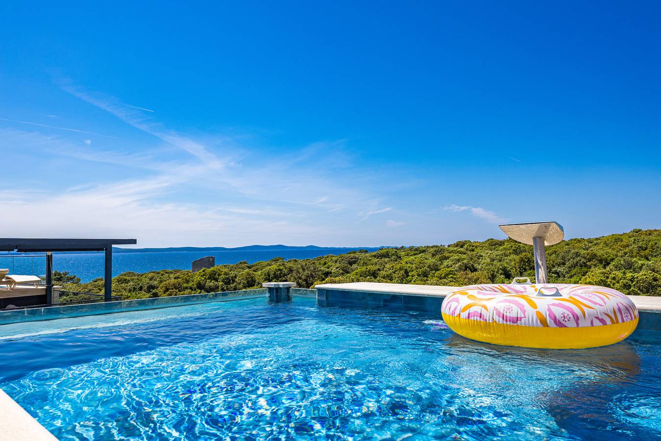 Ganze Wohnung, The Skyview Penthouse -Waterfront Pool Residence in Strand Kožino, Zadar (Kommun)