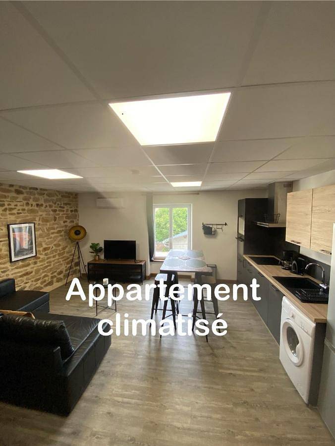 Appartement entier, Les Pichies, T2 Gloria, centre ville in Digoin, Région de Charolles
