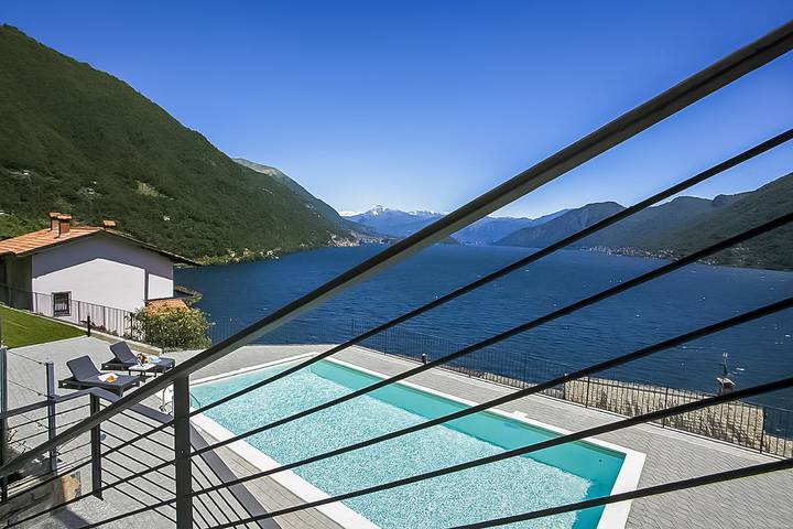 Gîte pour 4 personnes, avec terrasse ainsi que piscine et vue sur le lac à Argegno - 3