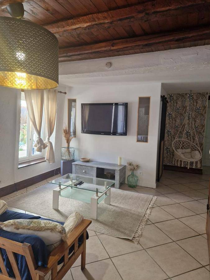 Location de vacances pour 6 personnes, avec jardin à Veurey-Voroize