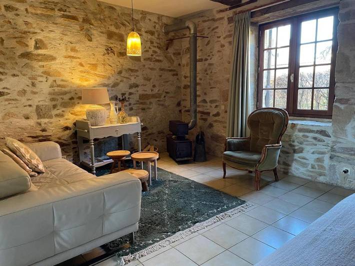 Gîte pour 5 personnes, avec terrasse et jardin ainsi que piscine et vue, animaux acceptés à Génis - 3