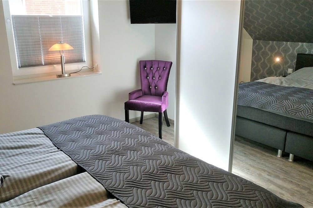 Ganze Wohnung, Neubau- Ferienwohnung mit Sonnenbalkon und Fahrstuhl, behindertenfreundlich. in Büsum, Dithmarschen