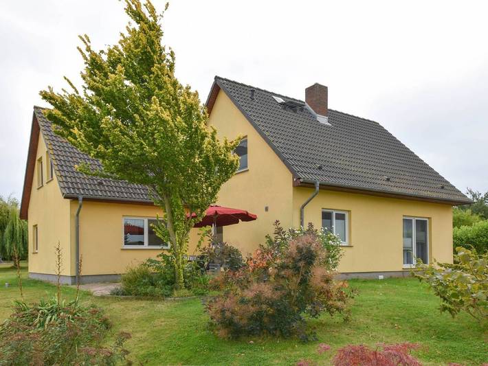 Ferienhaus für 10 Personen, mit Terrasse und Garten in Pudagla
