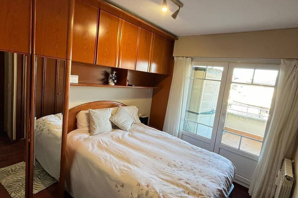 Apartamento entero, 30 Seg. de la Plage et 8 du Cntre Historique, Ideal Pour se Détendre en Famille in Castro Urdiales, Costa de Cantabria