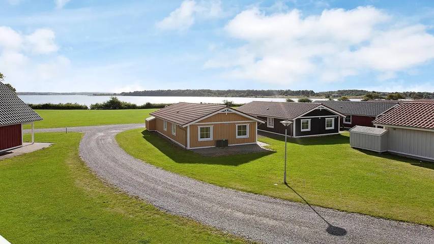 Ferienhaus für 7 Personen, mit Terrasse und Whirlpool sowie Pool und Sauna in Dänemark