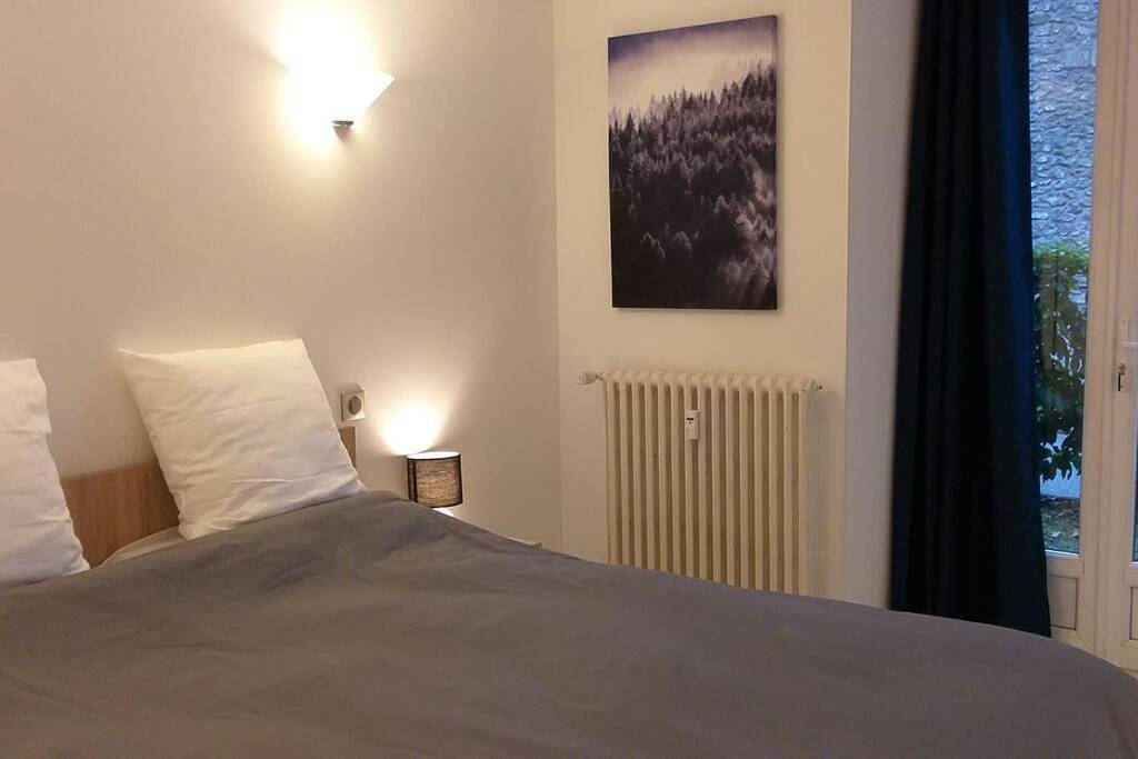Appartement entier, La dépendance du château de Triviers. in Challes-les-Eaux, Région de Chambéry