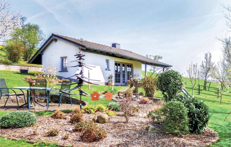 Ferienhaus für 2 Personen, mit Terrasse und Garten sowie Sauna in der Südeifel