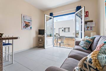 Beach House for 2 People in Teguise, Parque Natural Archipiélago Chinijo, Photo 1