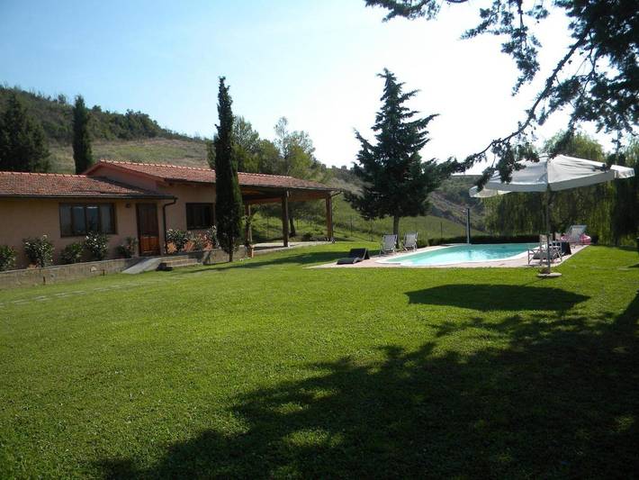 Hotel per 4 persone, con sauna e giardino nonché panorama e piscina in San Casciano dei Bagni