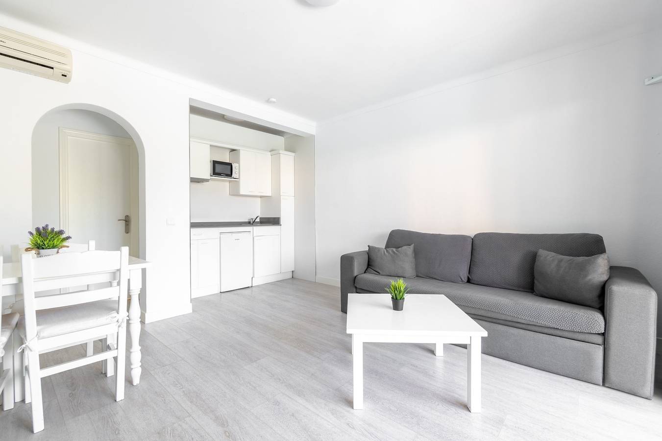Ganze Wohnung, Apartment „A De 1 Dormitorio“ mit Gemeinschaftspool, Wlan und Klimaanlage in Cala Serena, Felanitx
