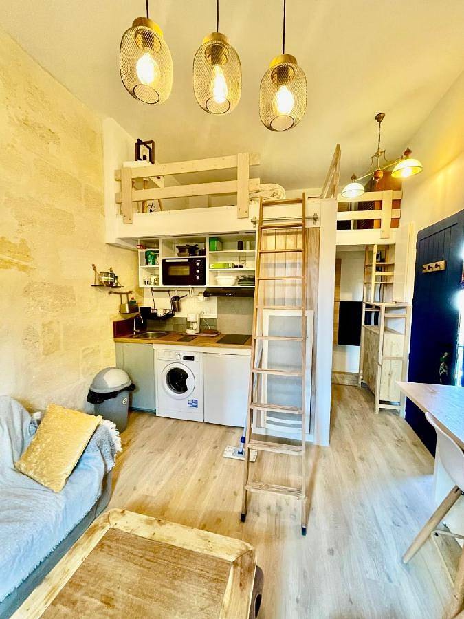 Appartement entier, Proche kedge et universitée appartement cosy avec clim ,parking ,cuisine équipée ,sdb et jardin in Talence, Région de Bordeaux