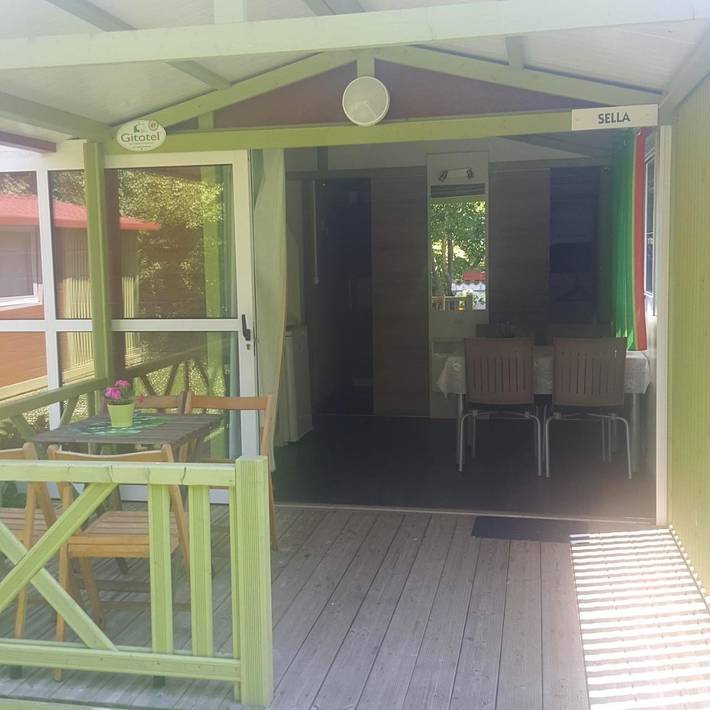 Camping para 4 personas, con Terraza además de Jardín y Vistas en 