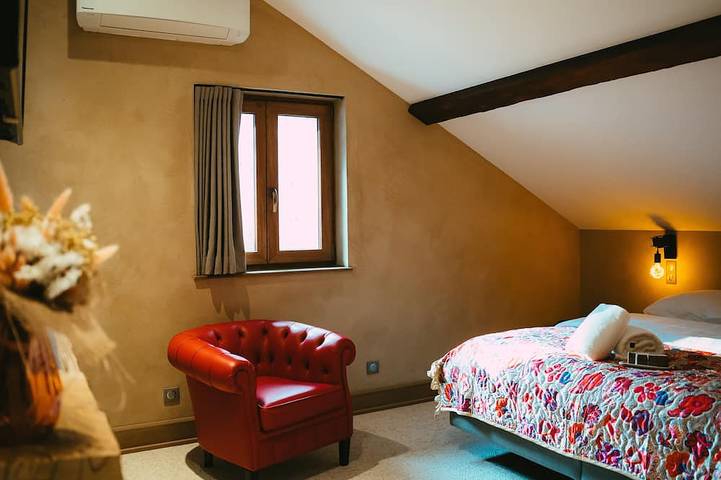 Location de vacances pour 2 personnes, avec balcon ainsi que jardin et jacuzzi à Guebwiller - 4