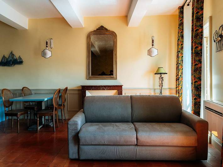 Apartamento entero, Encantador apartamento con aire acondicionado, centro histórico de Pézenas, se admiten mascotas in Pézenas, Côte d'Améthyste