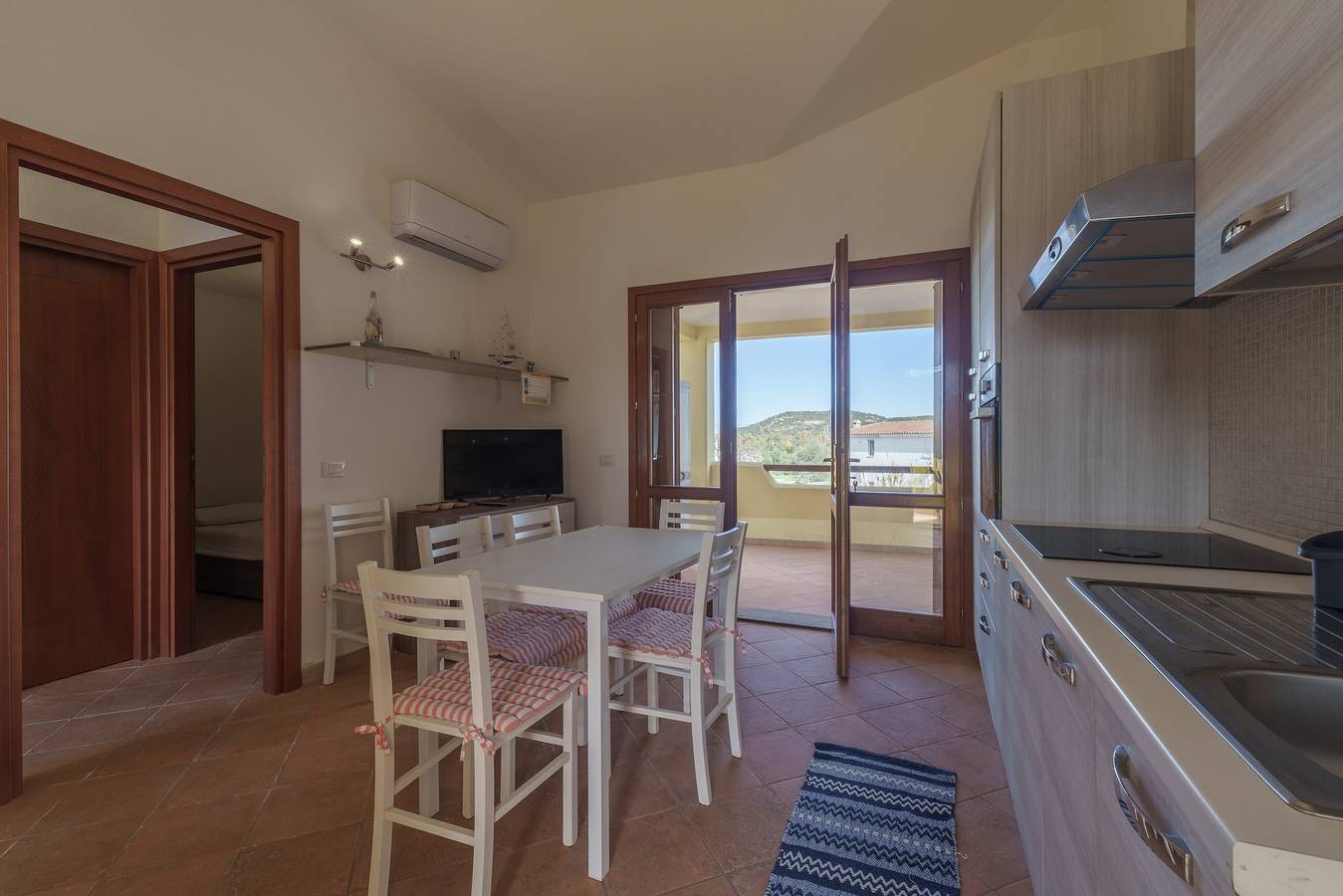 Appartamento intero, Appartamento 'Casa Vacanze Pesca' con Terrazza Privata, Balcone e Aria Condizionata in Murta Maria, Olbia