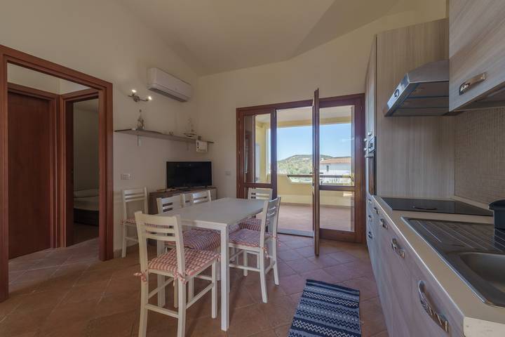 Entire apartment, Apartment 'Casa Vacanze Pesca' with Private Terrace, Balcony and Air Conditioning in Murta Maria, Olbia