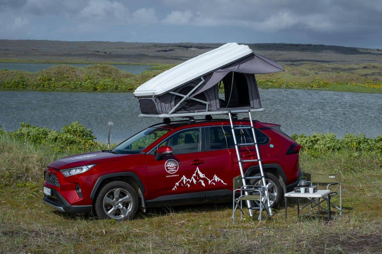 Manual Dacia Duster 4X4 +roof tent in Reykjanesbaer, Keflavik Peninsula