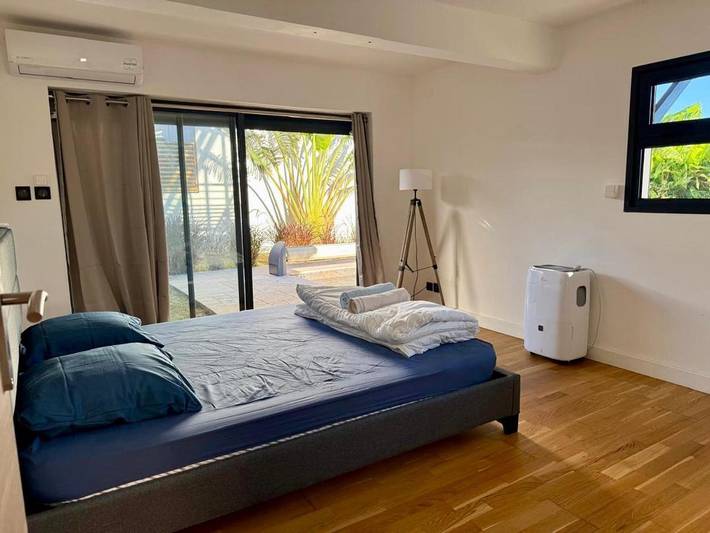 Location de vacances pour 18 personnes, avec piscine ainsi que jacuzzi et balcon, adapté aux familles à Sainte-Suzanne - 4