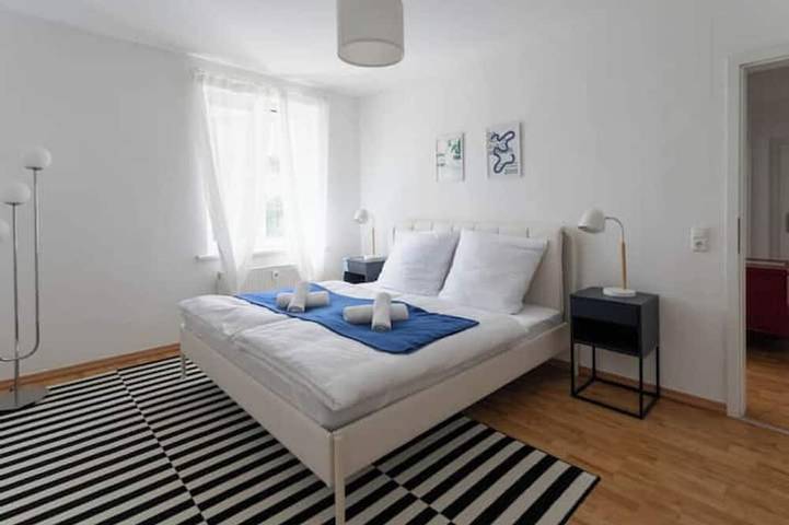 Appartement entier, Studio Bauhaus at the main station in Dessau, Domaine des jardins de Dessau-Wörlitz