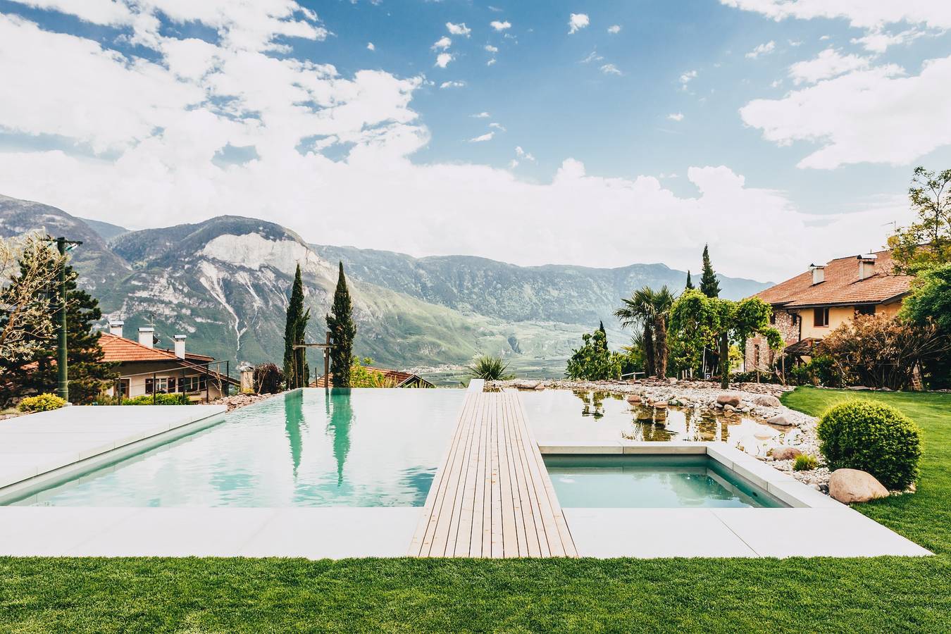 Appartamento intero, Published on Holidu Appartamento 'Kraidlhof - Designapartment Isabel' con vista montagne, piscina in Cortaccia sulla Strada del Vino, Alpi della Val di Non