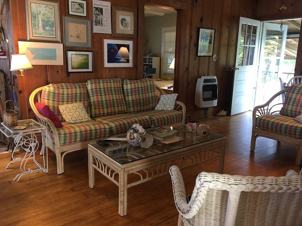 Haus am Wasser mit Pier am Albemarle Beach in Washington County (NC)