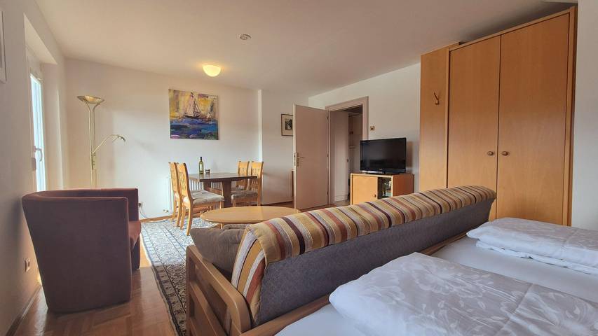 Ferienwohnung für 2 Personen, mit Balkon und Terrasse sowie Pool und Seeblick am Millstätter See - 4