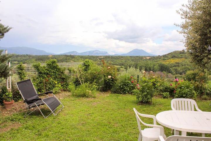Gîte pour 6 personnes, avec Terrasse et Jardin à Puimoisson