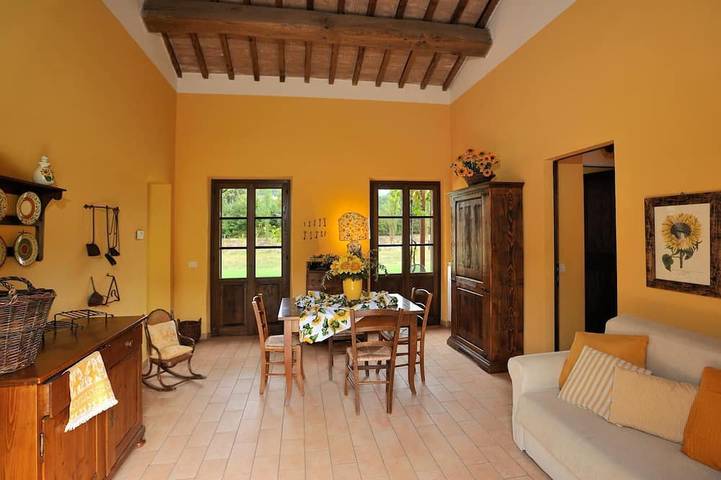 Agriturismo Il Corniolo- Girasole in Corciano, Provincia de Perugia
