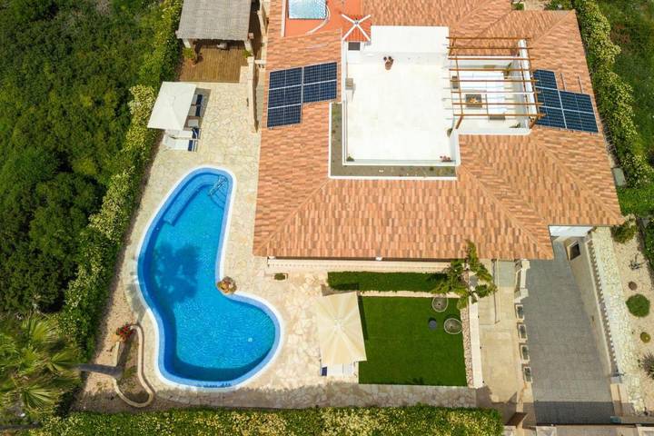 Vakantieappartement voor 8 personen, with Balkon and Terras as well as Tuin and Zwembad in Punta Prima