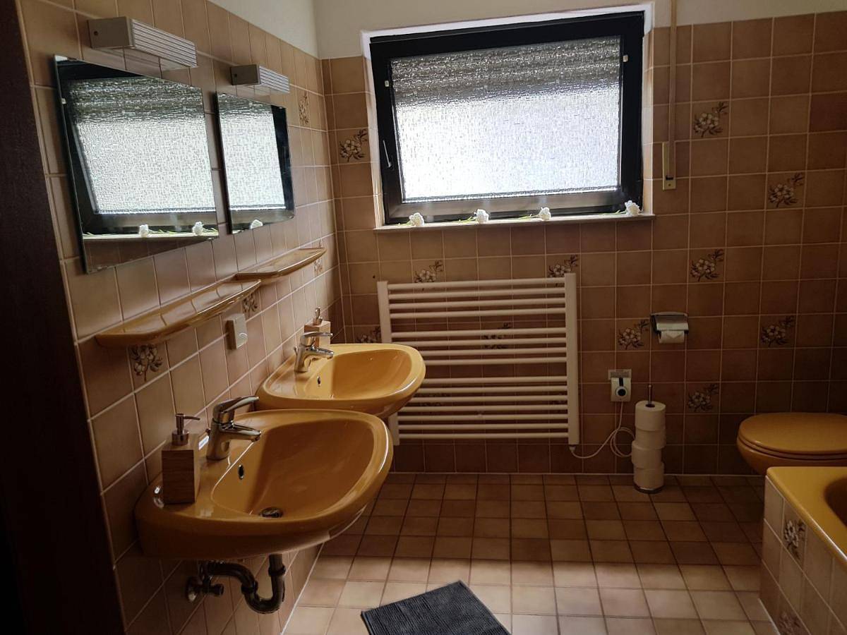 Cały apartament wypoczynkowy, Double Room with Shared Bathroom in Karlsruhe, Równina Renu