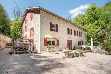 Gîte pour 14 personnes à Montagna-le-Reconduit