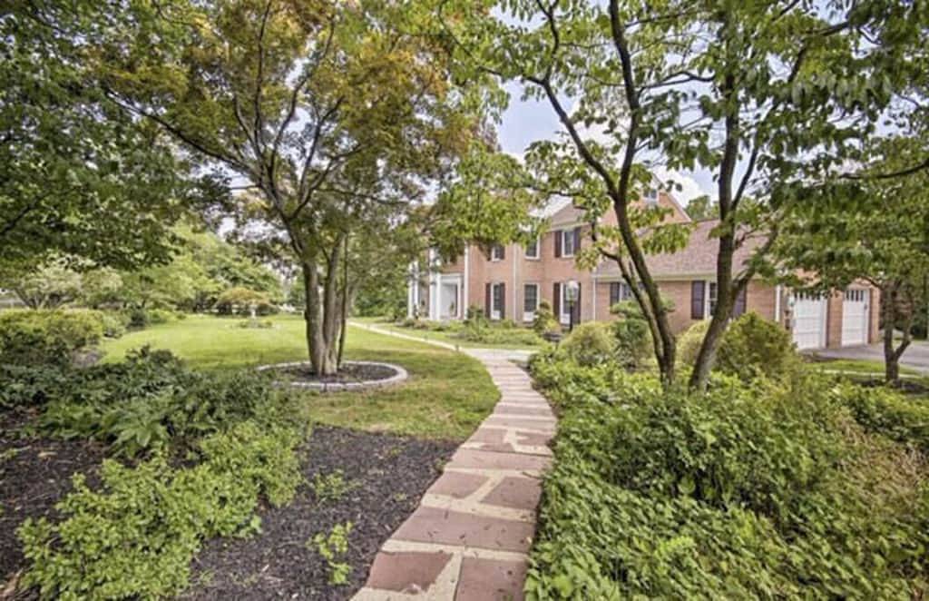 Neu! Stattliches Potomac-Haus mit Pool, Teich und Pavillon! in Travilah, Maryland