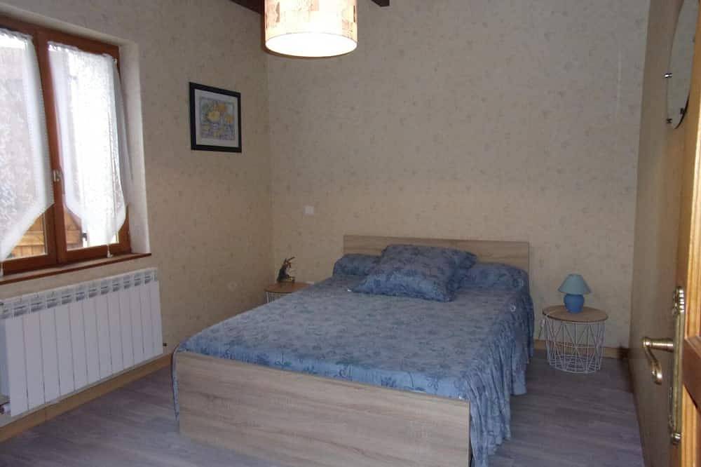 Casa rural renovada con jardín, chimenea, Wifi en Verneix in Verneix, Región de Montluçon