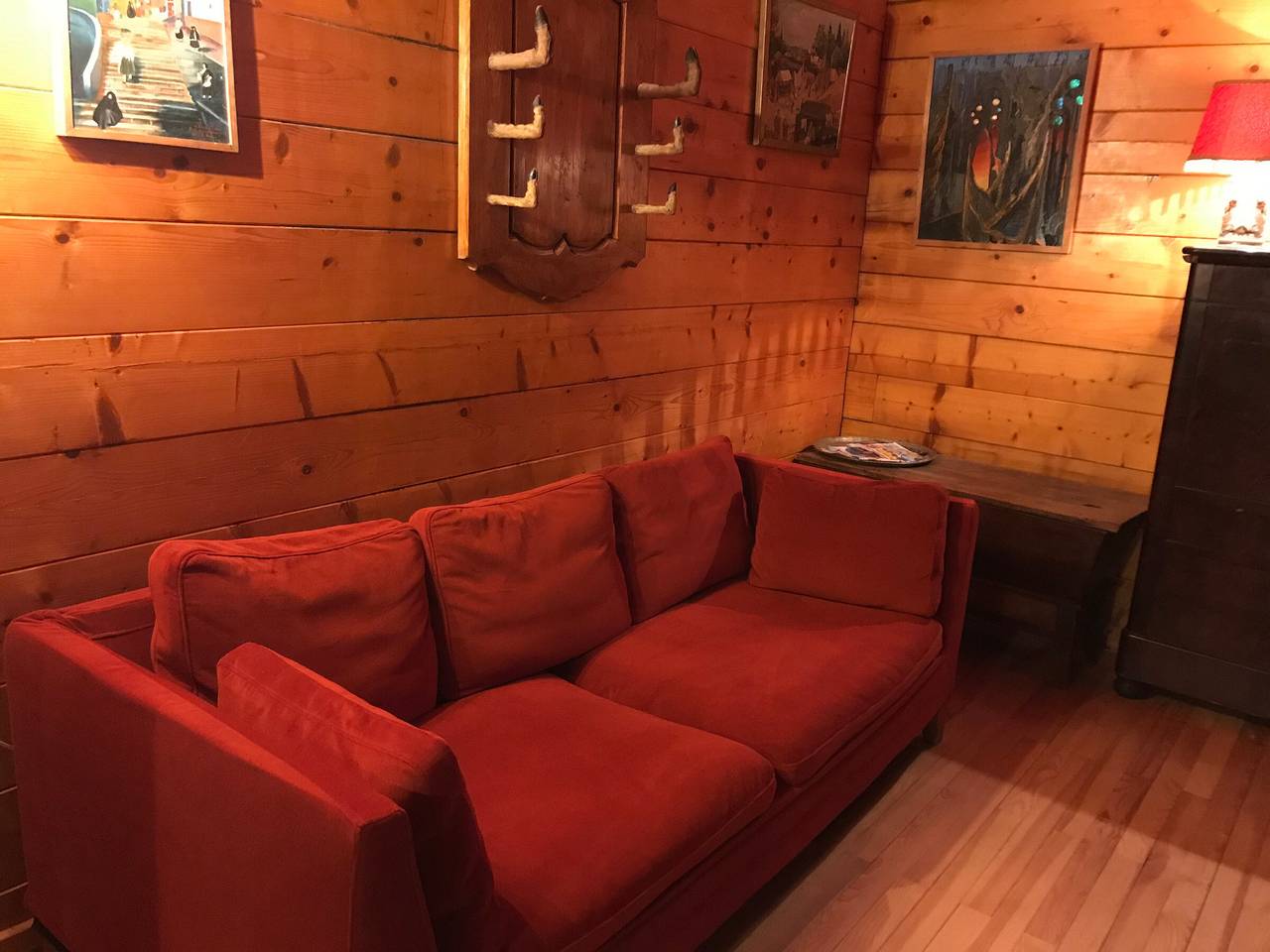 Einzigartiges Chalet nahe Pisten, 9 Pers., originale Kunstwerke in Super Besse, Besse-et-Saint-Anastaise