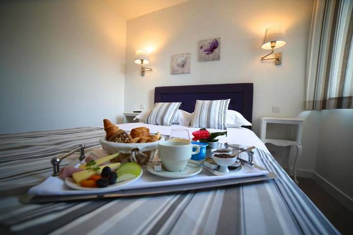 Hôtel pour 2 personnes, avec jardin et terrasse à Saint-Hilaire-du-Harcouët - 2