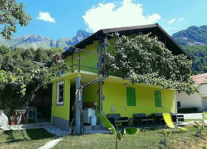 Gîte pour 4 personnes, avec vue et jardin, animaux acceptés à Kobarid