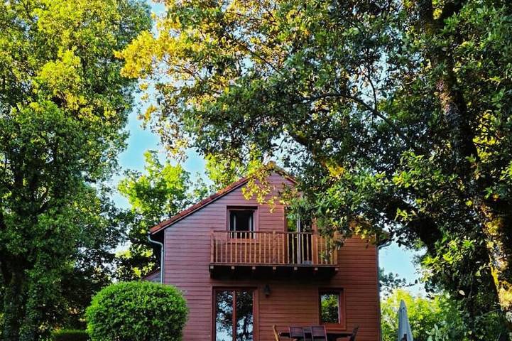 Maison de vacances pour 6 personnes, avec Balcon ainsi que Jardin et Piscine à Lachapelle-Auzac