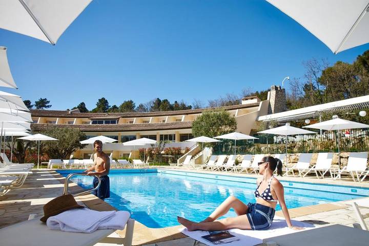 Hôtel pour 2 personnes, avec Terrasse et Jardin ainsi que Piscine et Sauna