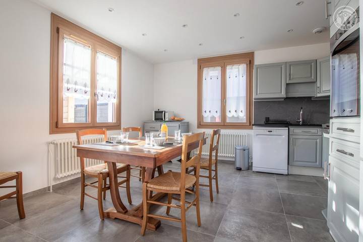 Maison de vacances pour 4 personnes, avec Jacuzzi ainsi que Terrasse et Jardin à Ugine