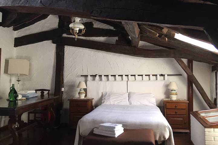Villapajar, ländliches Haus am Fluss in der Sierra de la Demanda, 26 km von Burgos in Villasur de Herreros, Burgos Provinz