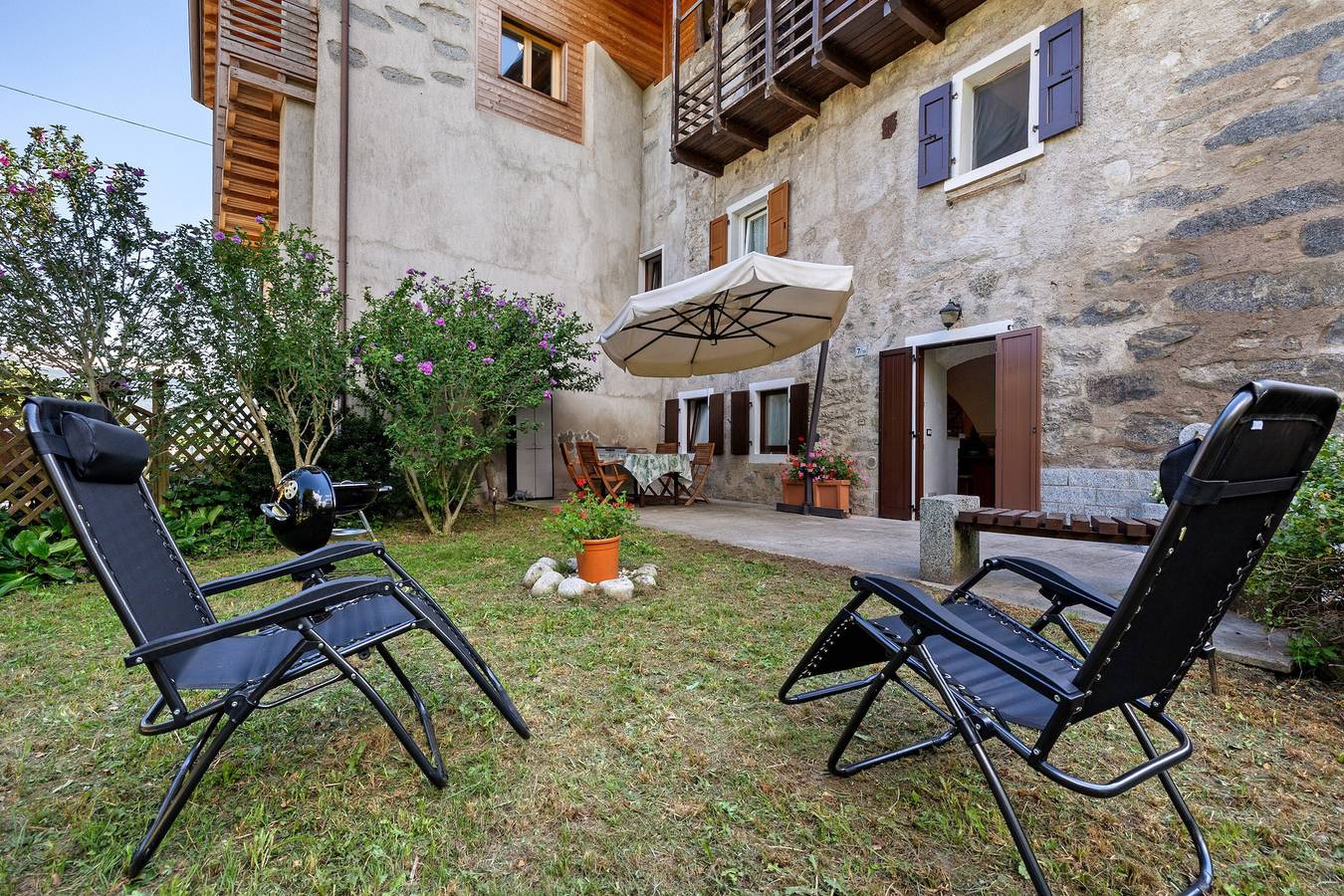 Antico Casolare di Alice mit Kamin und Garten nahe Molveno in Comano Terme, Gardasee-Berge
