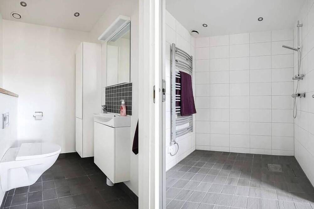 Spa-Kabine mit Jacuzzi und Holzsauna in Mälaren