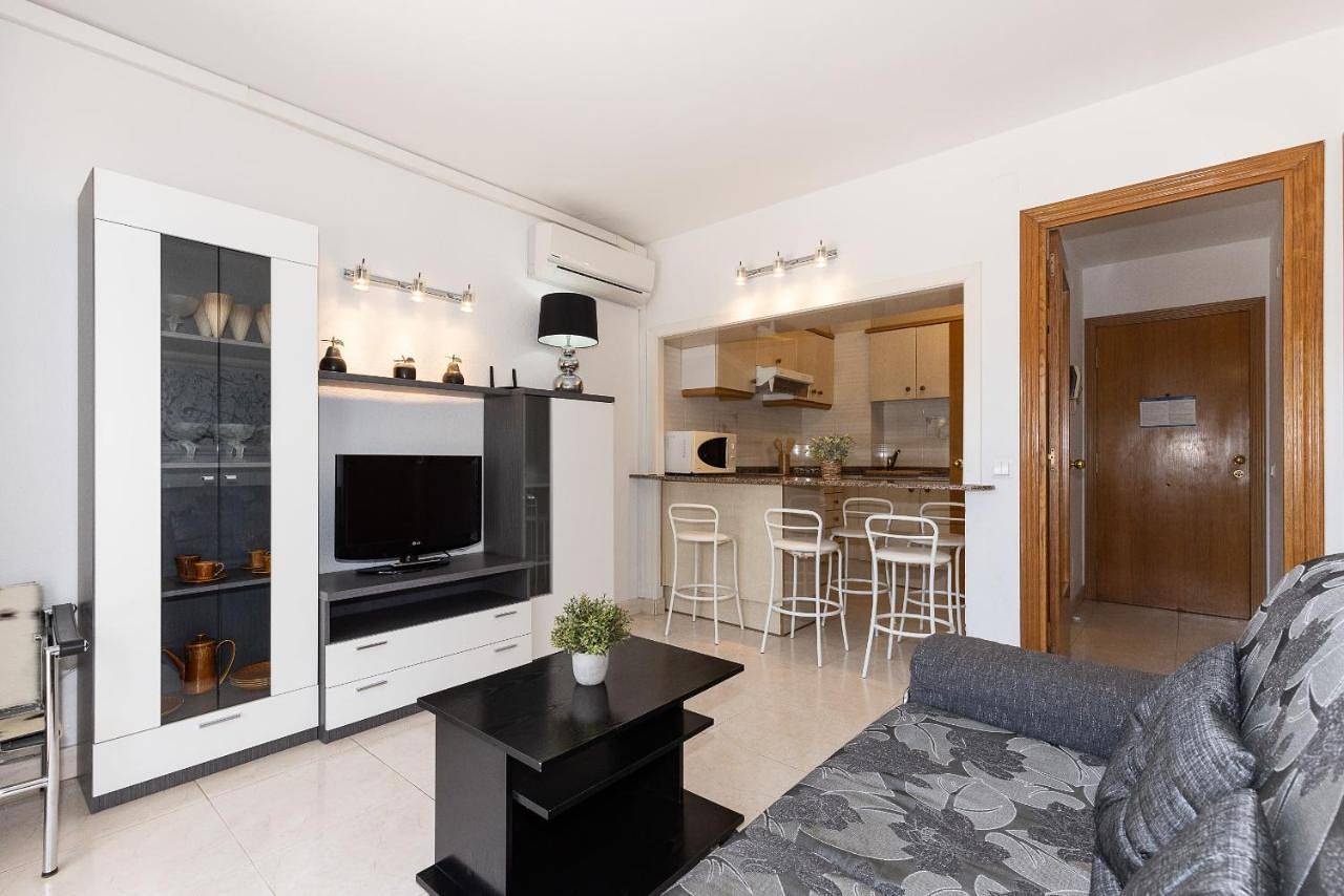 Entire apartment, One-Bedroom Apartment in Vilafortuny, Cambrils