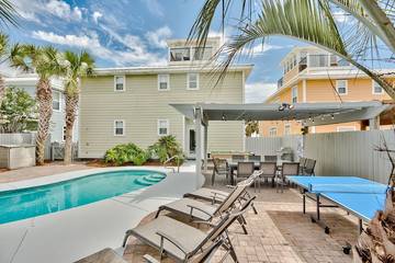 Vacation House for 18 Guests in Destin, Emerald Coast, Picture 3