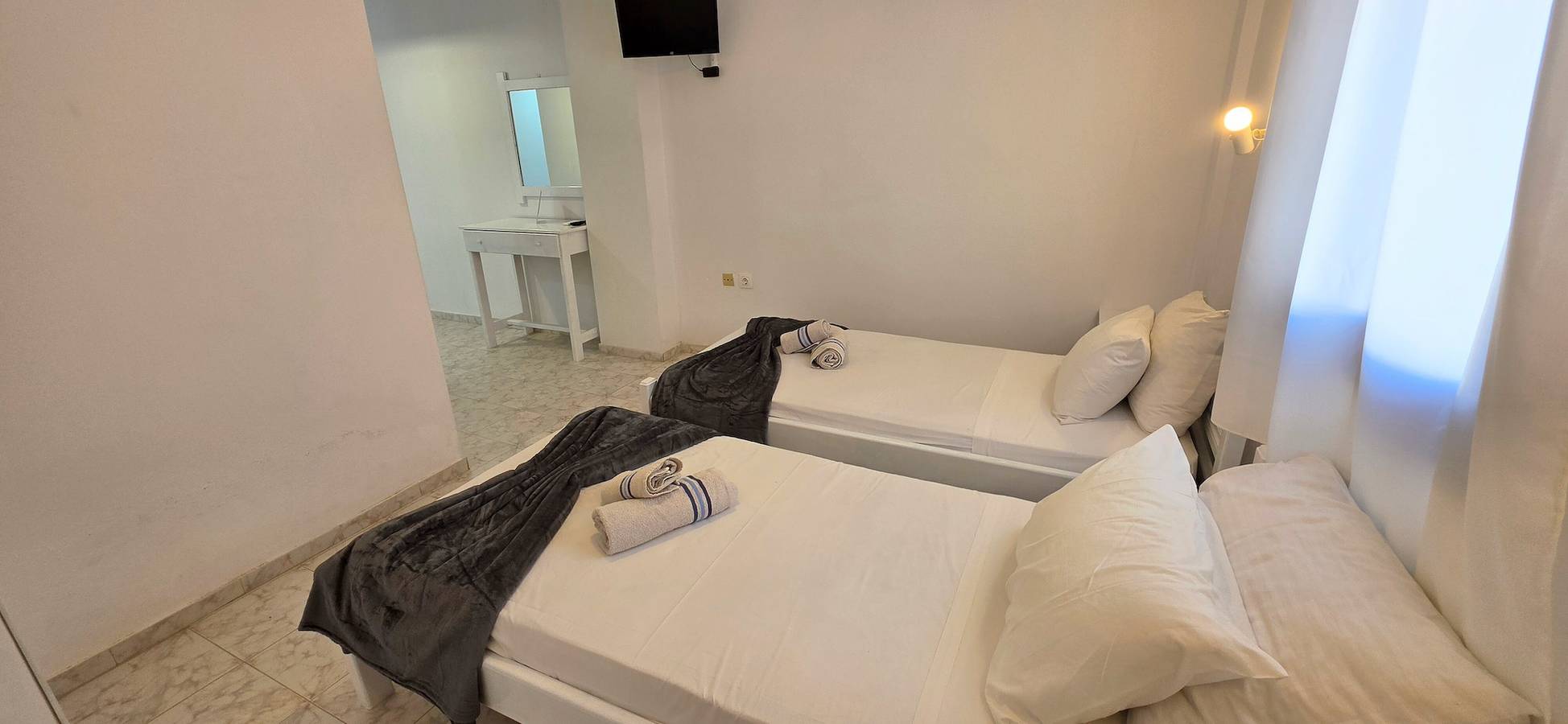 Chambre 'Economy Double 3' avec balcon et climatisation in Perissa, Santorin