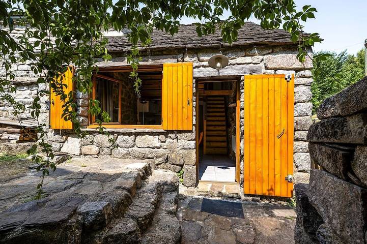 Location de vacances pour 3 personnes à Sainte-Marguerite-Lafigère