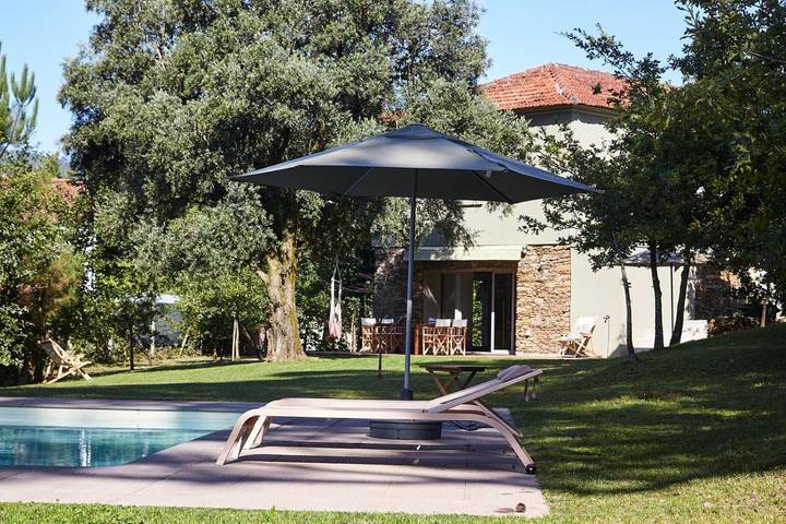 Location de vacances pour 8 personnes, avec jardin ainsi que vue et piscine, animaux acceptés dans Venade - 3