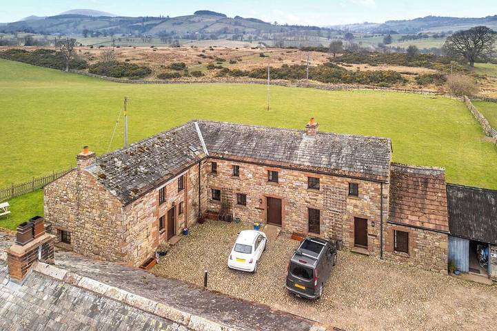 Log cabin for 4 people, with garden in Pooley Bridge